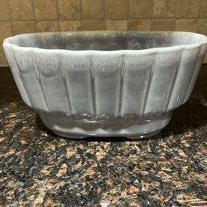 Vintage Hull Pottery Gray Drip #721 USA